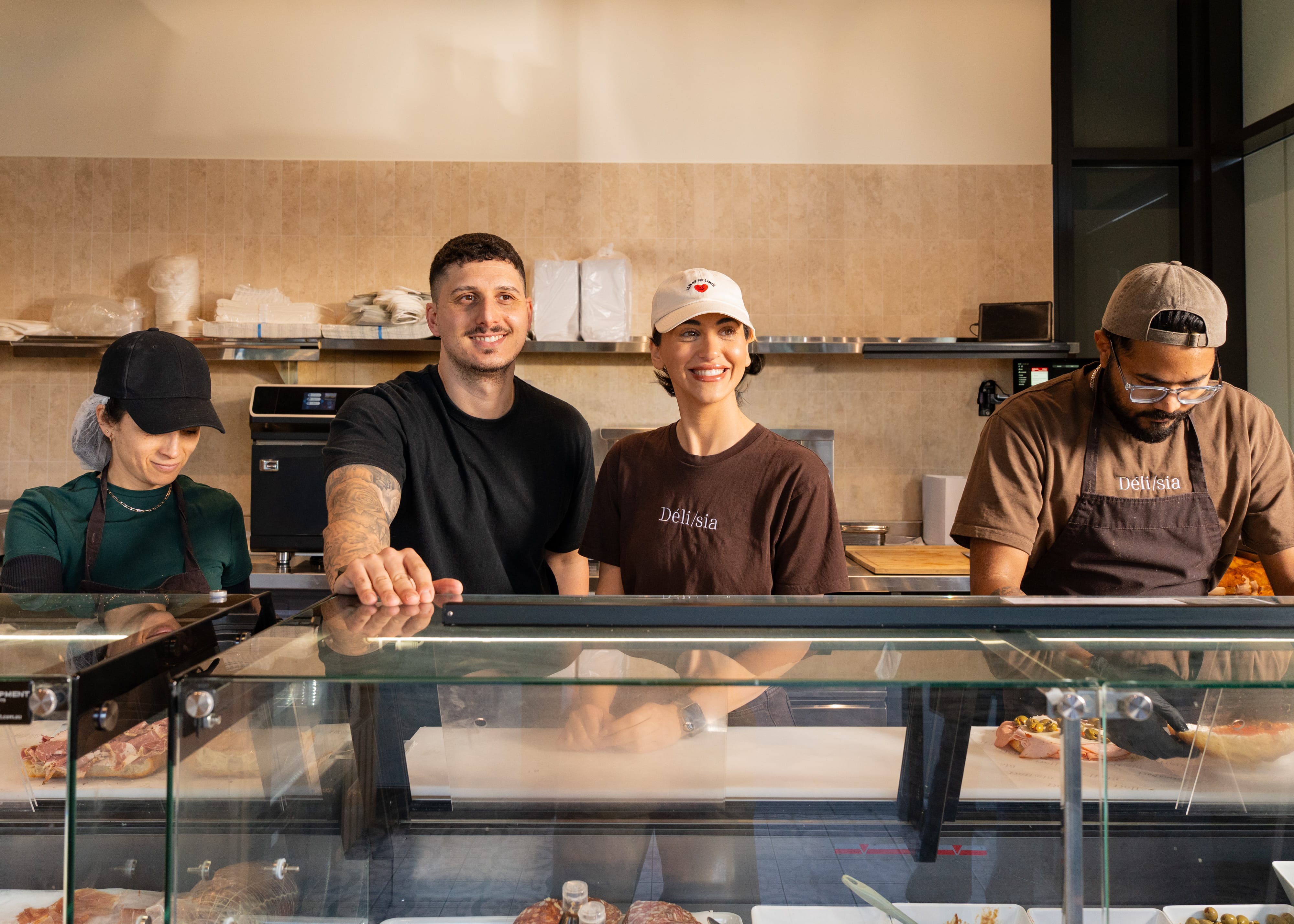 Ray and Lena, founders of Délisia, with the team